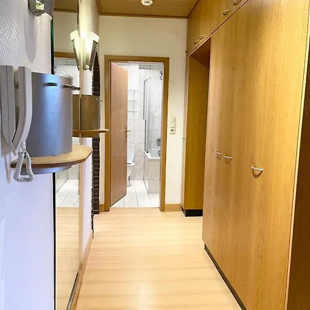 Dusseldorf Messe And Airport, 3-bedroom With Kitchen Apartment *
