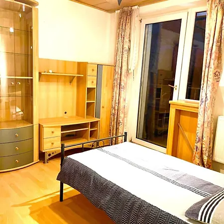 Apartment Dusseldorf Messe And Airport, 3-bedroom With Kitchen *